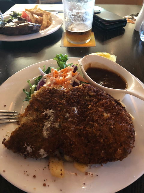 Burleigh Town Tavern - South Australia Travel 4