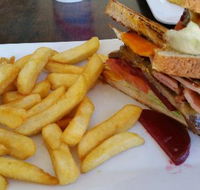 Trinity Beach Bar  Grill - South Australia Travel