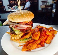 Gin Gin Hotel - South Australia Travel