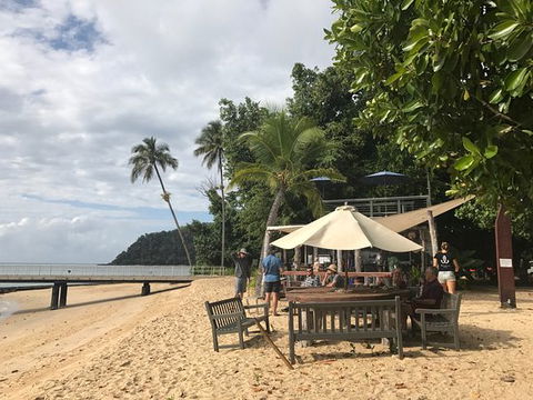 Sunset Bar Dunk Island - South Australia Travel 0