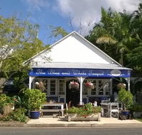 The Blue and White Teapot Cafe - South Australia Travel