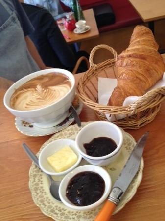 Le Cafe Flo - South Australia Travel 0