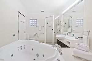 The Coffee House Apartments & Bistro - South Australia Travel 7