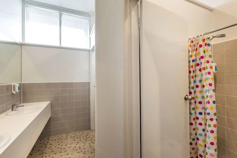 Nightcap at Ashley Hotel - South Australia Travel 9