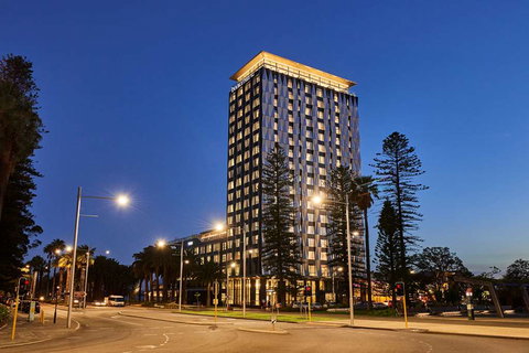 DoubleTree by Hilton Perth Waterfront - South Australia Travel 2