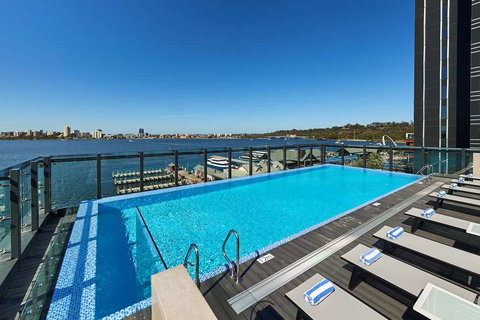 DoubleTree by Hilton Perth Waterfront - South Australia Travel 10