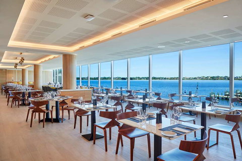 DoubleTree by Hilton Perth Waterfront - South Australia Travel 16