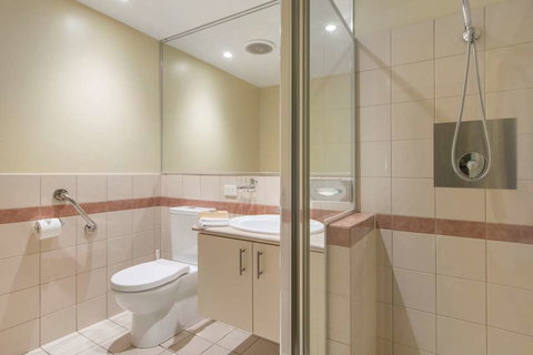 The Peninsula Riverside Apartments - South Australia Travel 12