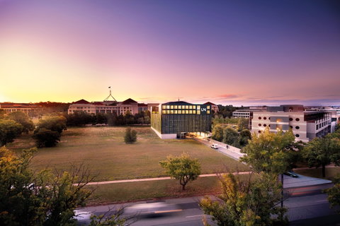 Little National Hotel - South Australia Travel 0