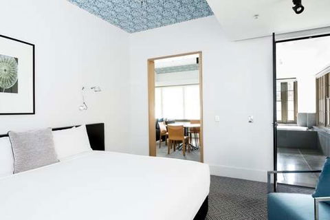 Peppers Gallery Hotel, Canberra - South Australia Travel 12