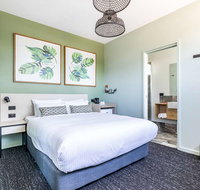 Nightcap at Commercial Hotel - South Australia Travel