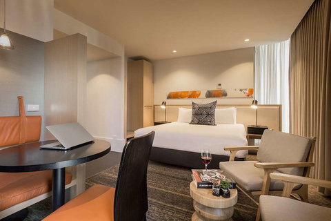 Brady Hotel Central Melbourne - South Australia Travel 1