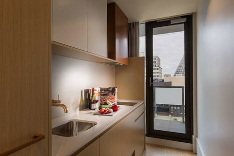 Brady Hotel Central Melbourne - South Australia Travel 10