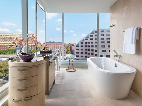 Sofitel Sydney Darling Harbour - South Australia Travel 3
