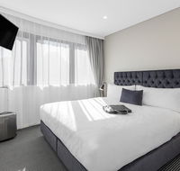 Meriton Suites Kent Street - South Australia Travel