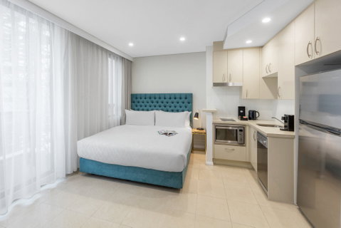 Meriton Suites Pitt Street - South Australia Travel 7