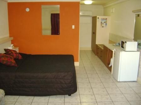 Alice Springs Airport Motel - South Australia Travel 1