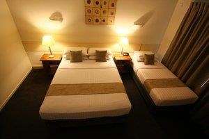 Emerald Maraboon Motor Inn - South Australia Travel 9