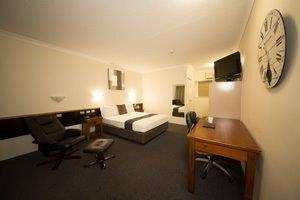 Emerald Maraboon Motor Inn - South Australia Travel 10
