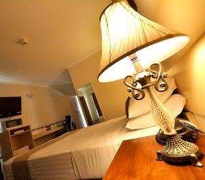 Emerald Maraboon Motor Inn - South Australia Travel 11