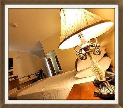 Emerald Maraboon Motor Inn - South Australia Travel 13