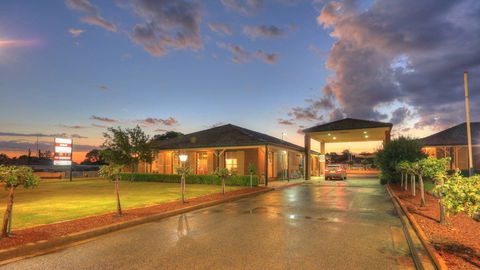 Bushmans Motor Inn - South Australia Travel 1