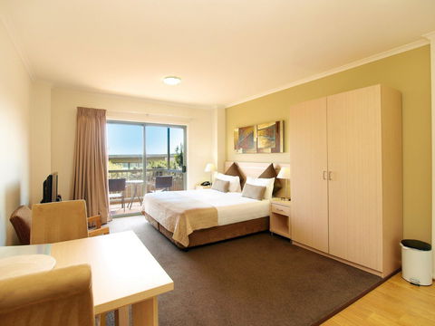 Oaks Goldsbrough Apartment Hotel - South Australia Travel 1