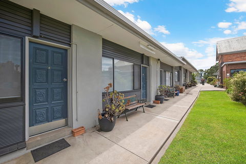 Hamilton Lakeside Motel - South Australia Travel 0