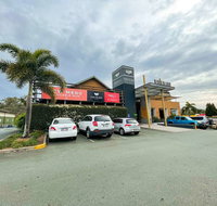 Nightcap at Hinterland Hotel - South Australia Travel