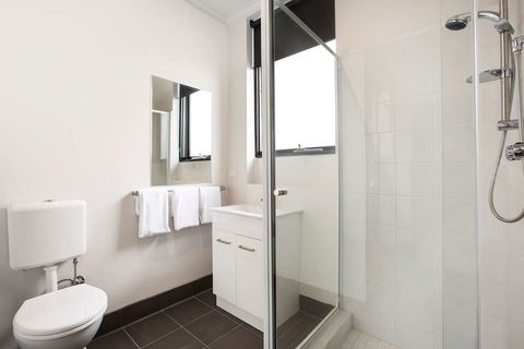 Nightcap at St Albans Hotel - South Australia Travel 1