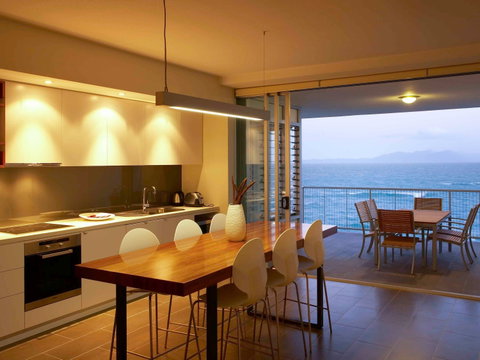 Grand Mercure Apartments Magnetic Island - South Australia Travel 6