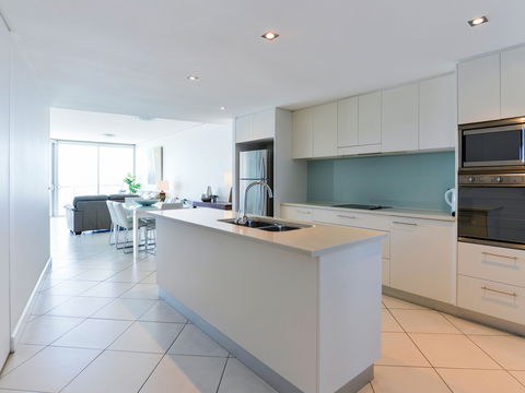 Grand Mercure Apartments Bargara - South Australia Travel 4