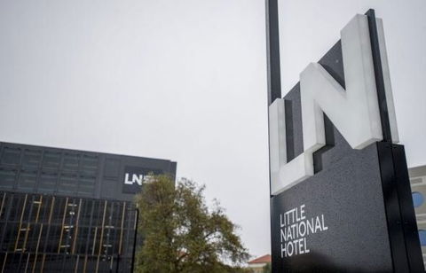 Little National Hotel - South Australia Travel 1