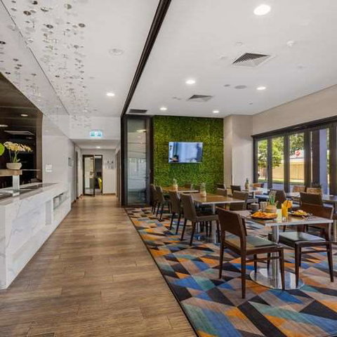 H on Mitchell Apartment Hotel - South Australia Travel 7