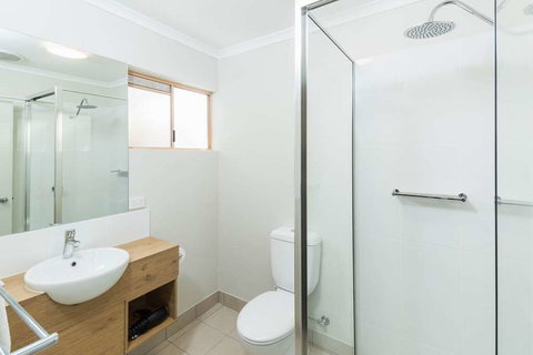 NIghtcap at Balaclava Hotel - South Australia Travel 0