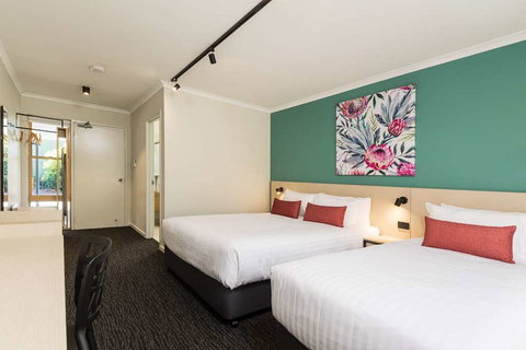 NIghtcap at Balaclava Hotel - South Australia Travel 2