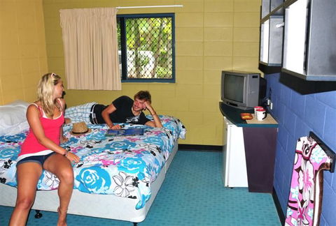 Nomads Cairns Backpackers Resort - South Australia Travel 2