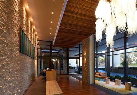 Oaks Mon Komo - South Australia Travel 1