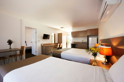 Adelong Motel - South Australia Travel 2