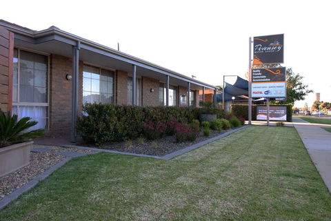 Pevensey Motor Lodge - South Australia Travel 0