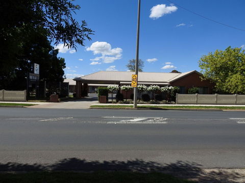 Wine Village Motor Inn - South Australia Travel 2