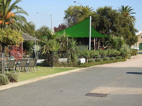 Wine Village Motor Inn - South Australia Travel 3