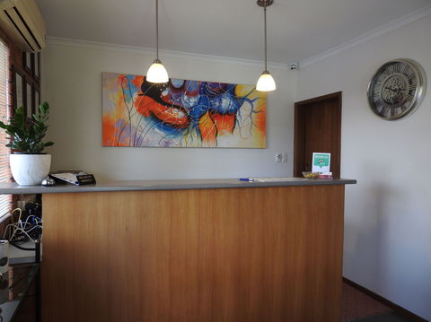 Wine Village Motor Inn - South Australia Travel 4