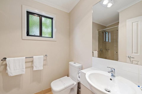 Discovery Parks Lake Hume - South Australia Travel 3