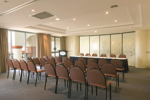 Oaks Calypso Plaza Resort - South Australia Travel 4
