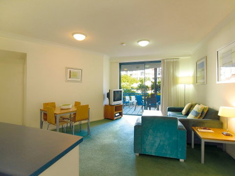 Oaks Calypso Plaza Resort - South Australia Travel 5
