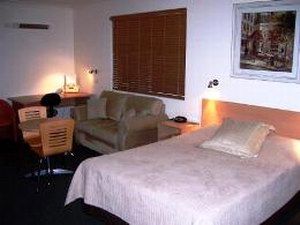 Aston Hill Motor Lodge - South Australia Travel 1