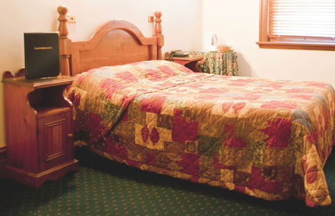 O'Malleys Hotel - South Australia Travel 1