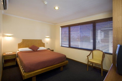 Capital Executive Apt Hotel Canberra - South Australia Travel 6