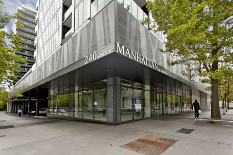 Astra Canberra Manhattan - South Australia Travel 1